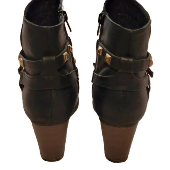 Cato black ankle boot with gold Brad accents size 8M - Picture 3 of 7